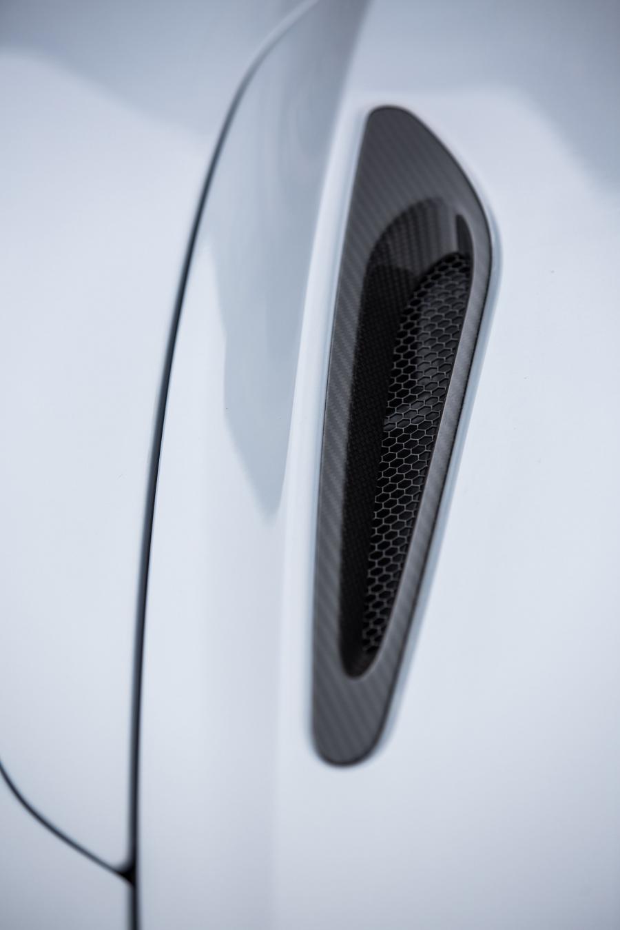 Детали экстерьера McLaren 720S Coupe Launch Edition 2017 года  (UK) (фото 8 из 34)